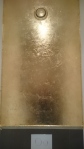 Gold im WC / Wand vergolden mit Schlagmetall